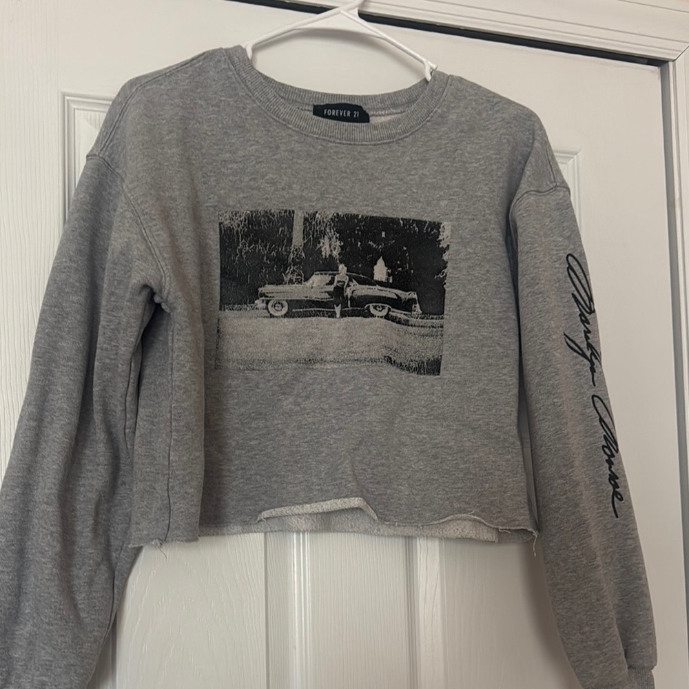 Forever 21 Gray Cropped Graphic Sweater